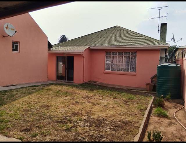 3 BEDROOM HOUSE FOR SALE IN KENSINGTON